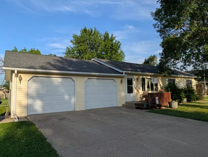 223 Rainbow DR, Marshall, MN 56258