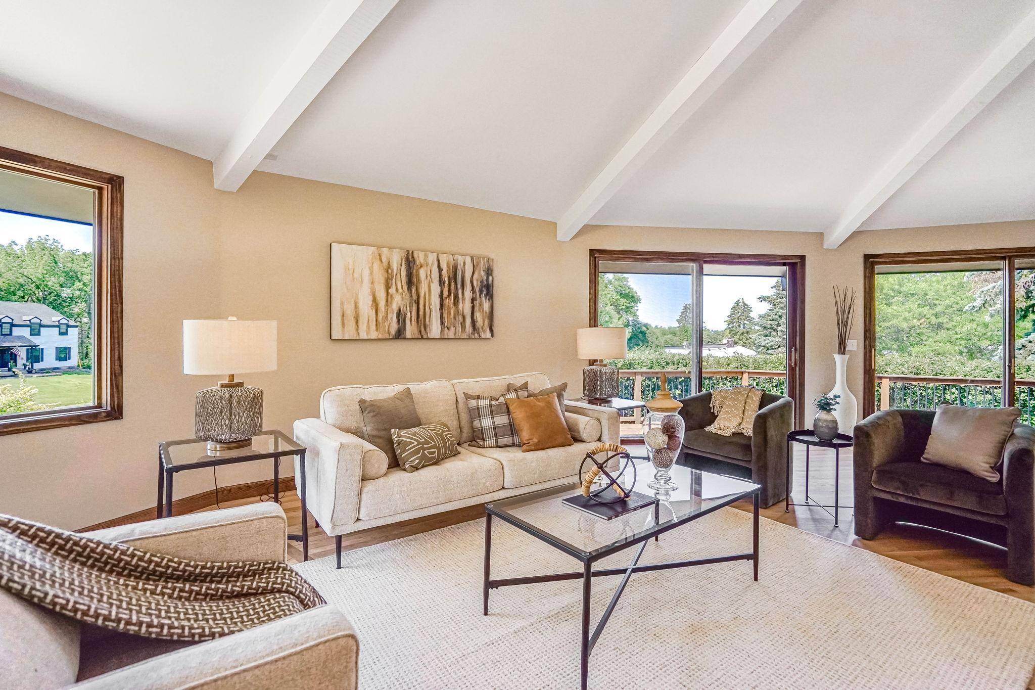 Mendota Heights, MN 55118,1000 Winston CIR