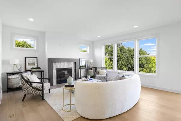 Woodbury, MN 55129,9702 Compass Pointe Court