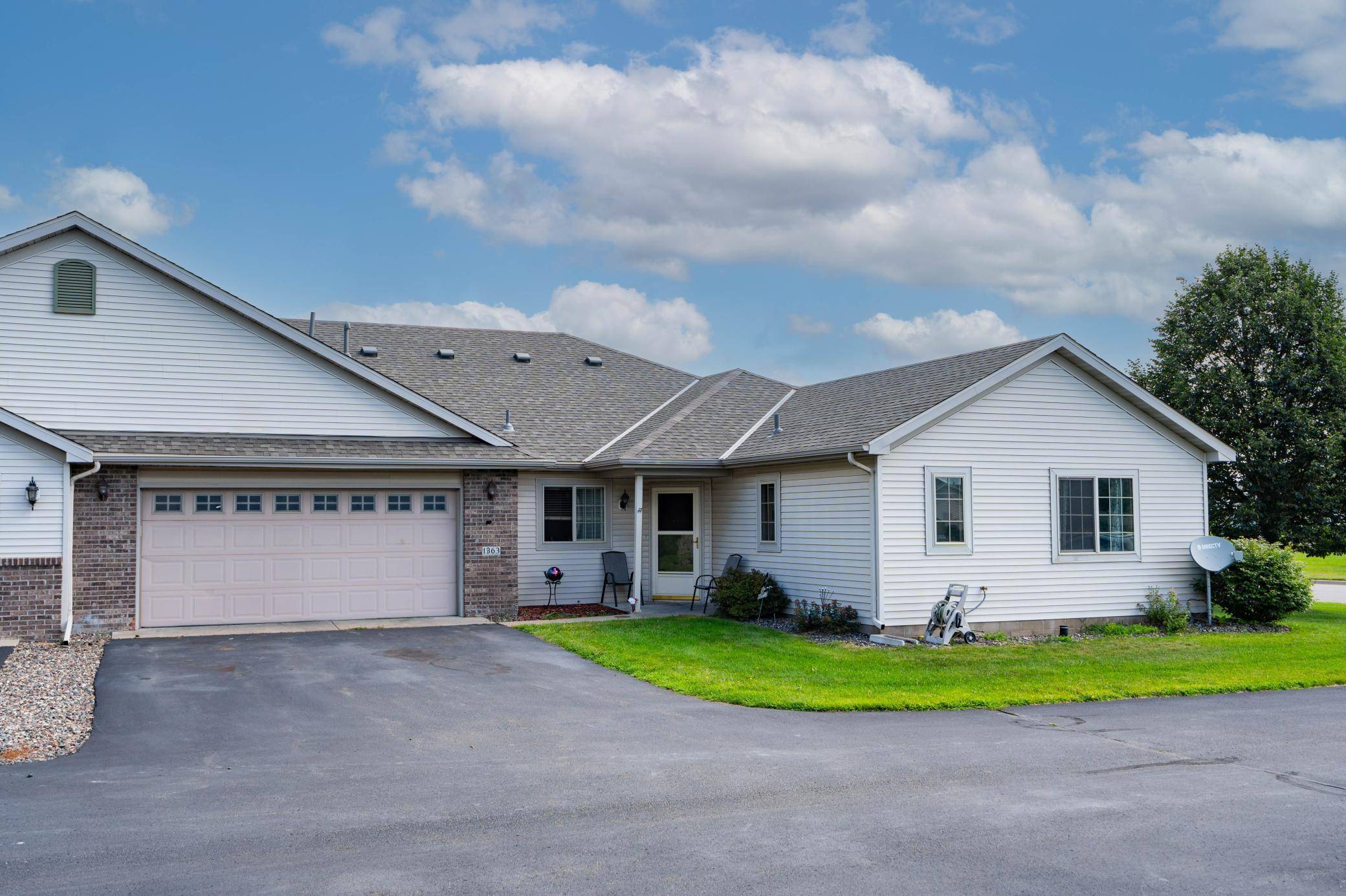 1363 Heritage LN, Waite Park, MN 56387
