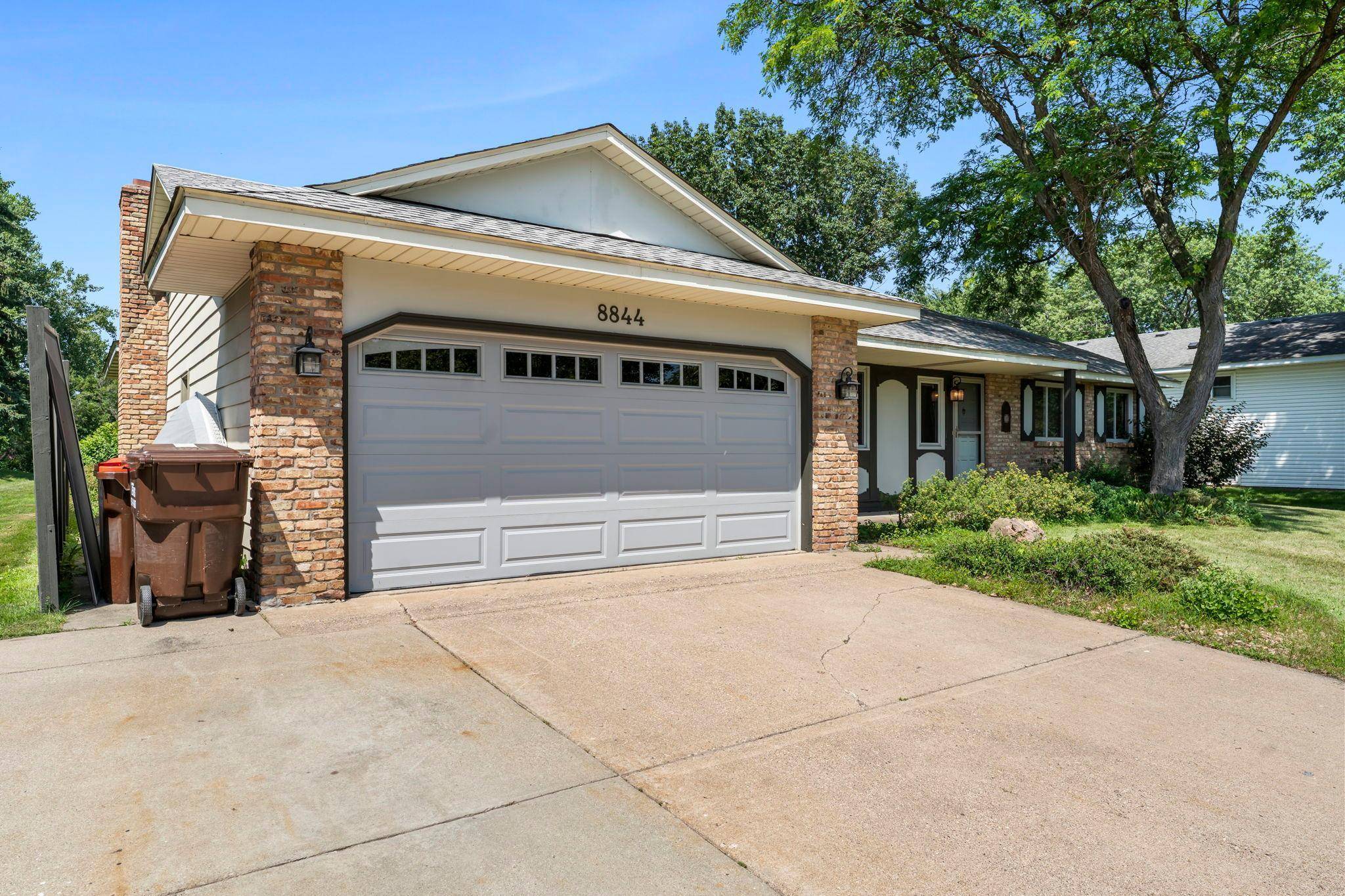 Cottage Grove, MN 55016,8844 75th ST S