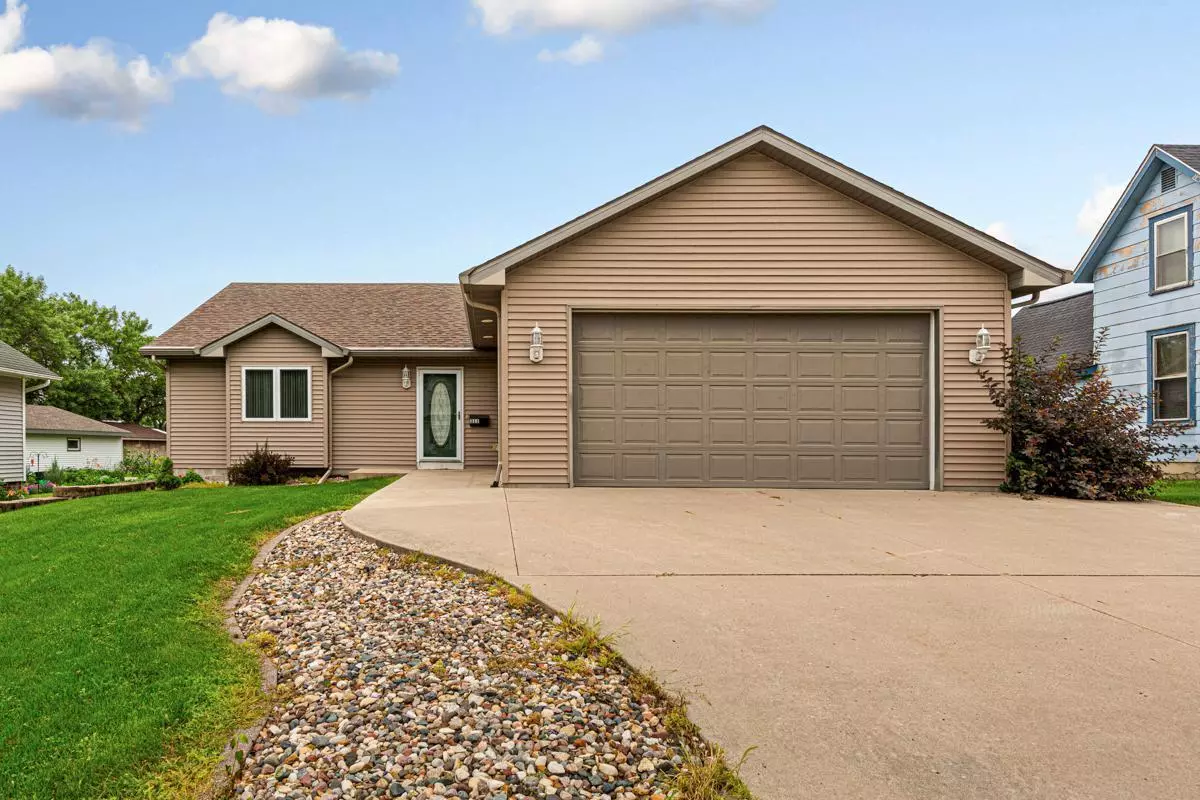 Waterville, MN 56096,311 Common ST