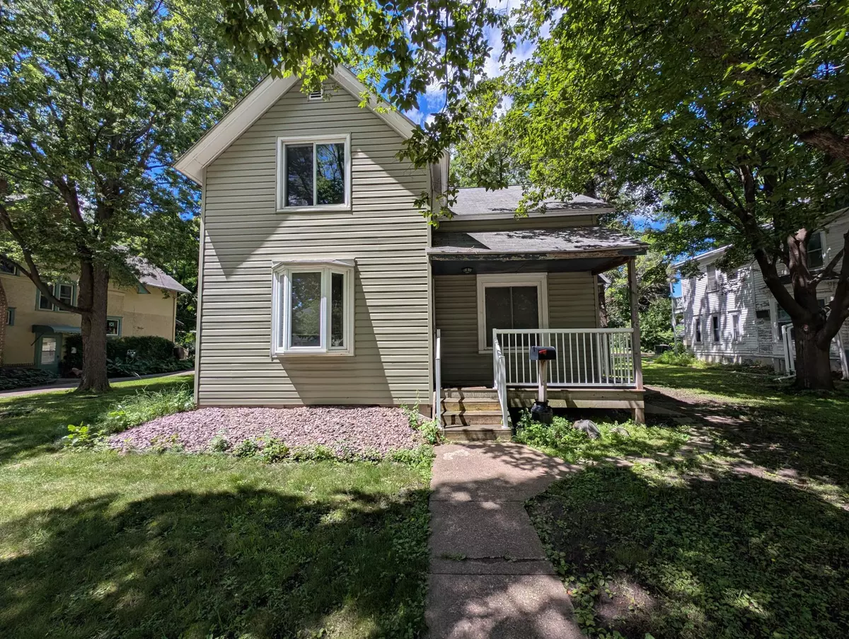 Hutchinson, MN 55350,546 Main ST S