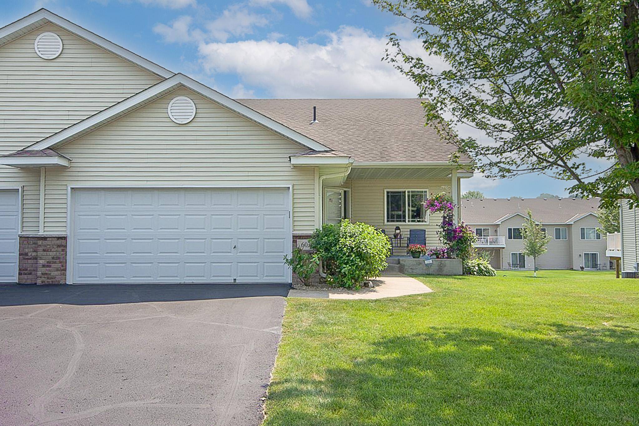 603 Bluffs Pkwy, Buffalo, MN 55313