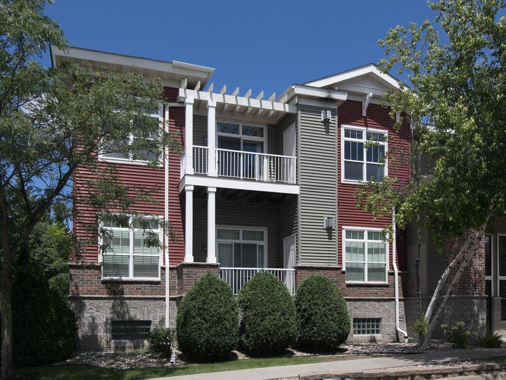 Chanhassen, MN 55317,9630 Independence CIR #201
