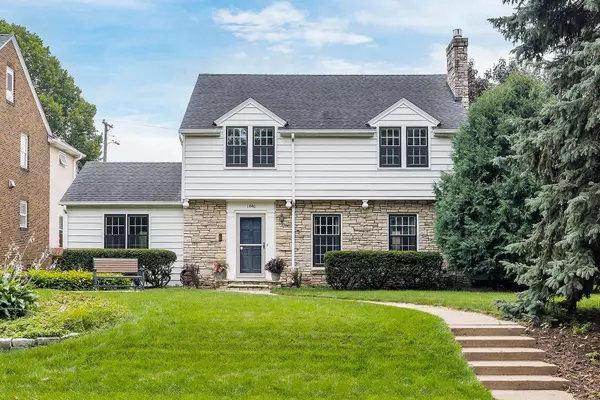 1840 Pinehurst AVE, Saint Paul, MN 55116