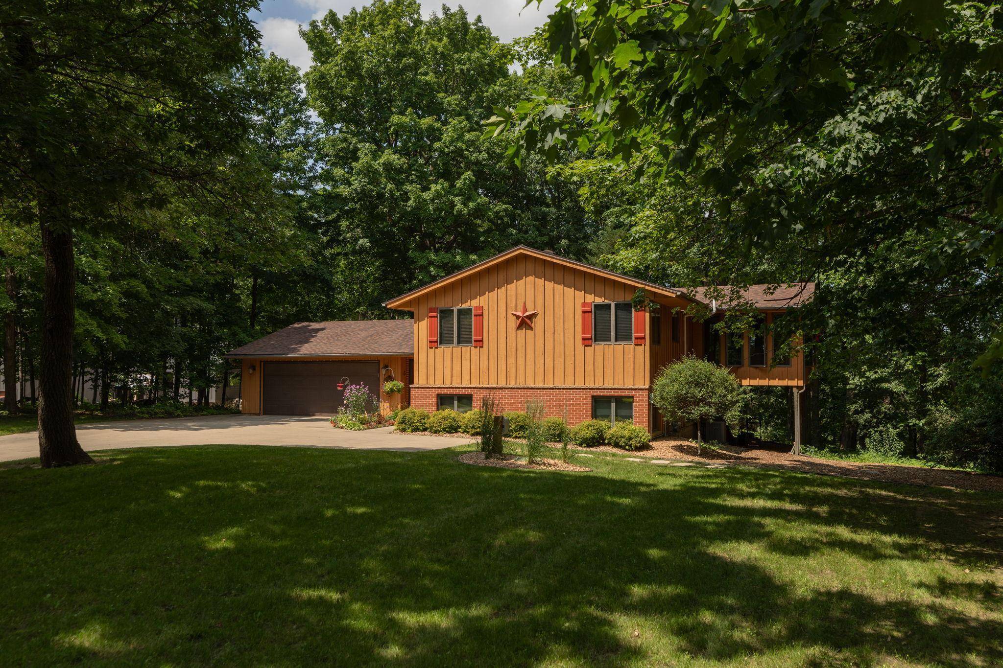 Oronoco, MN 55960,1135 1st ST NW