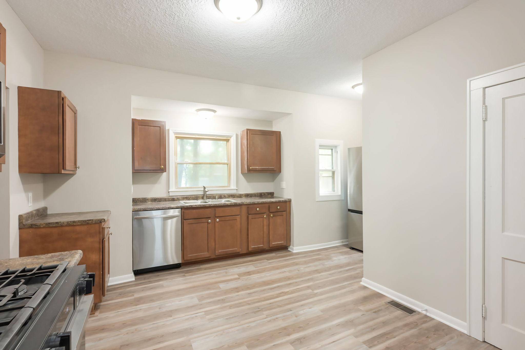 Saint Paul, MN 55117,42 Front AVE