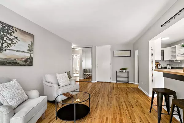 Minneapolis, MN 55416,2928 Dean Pkwy #3J