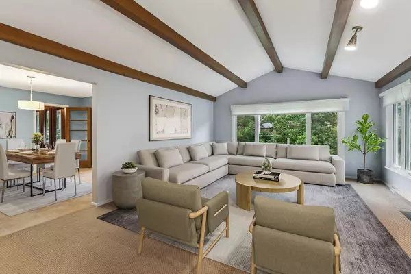 Minnetonka, MN 55345,4737 Coventry RD E