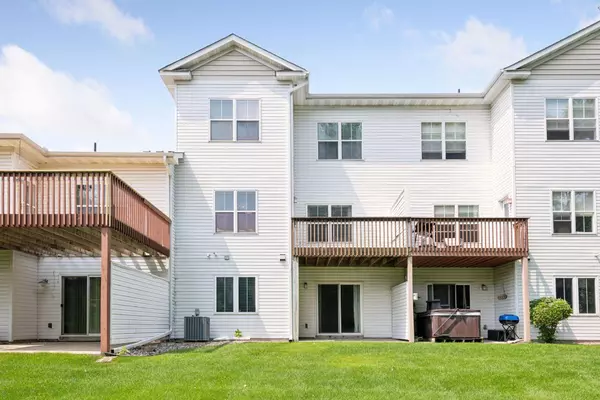 Oakdale, MN 55128,7525 5th ST N
