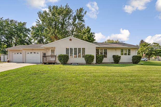 155 Hickory AVE NE, Montgomery, MN 56069