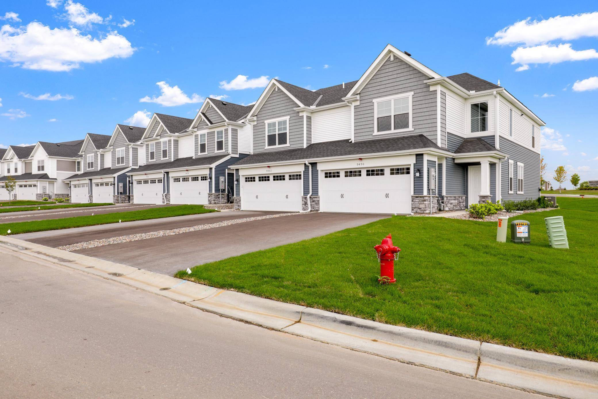 9417 4th Street LN N, Lake Elmo, MN 55042