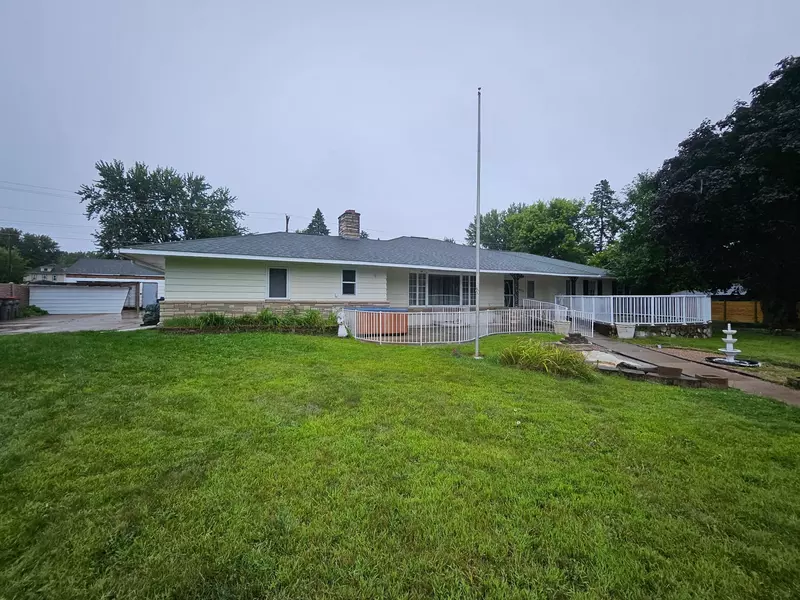 436 6th AVE SW, Cambridge, MN 55008