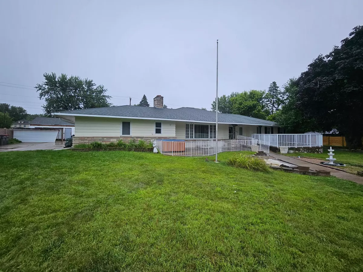 Cambridge, MN 55008,436 6th AVE SW