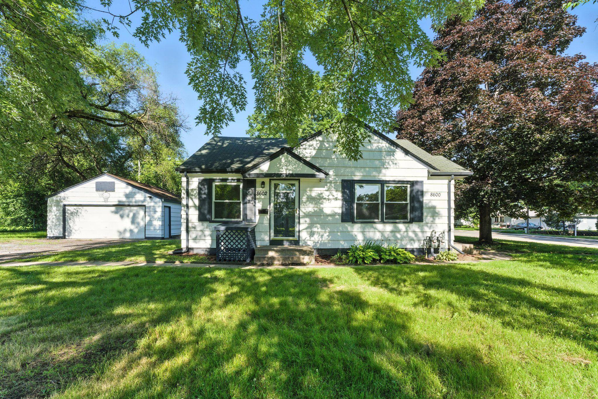 8600 Bryant AVE S, Bloomington, MN 55420