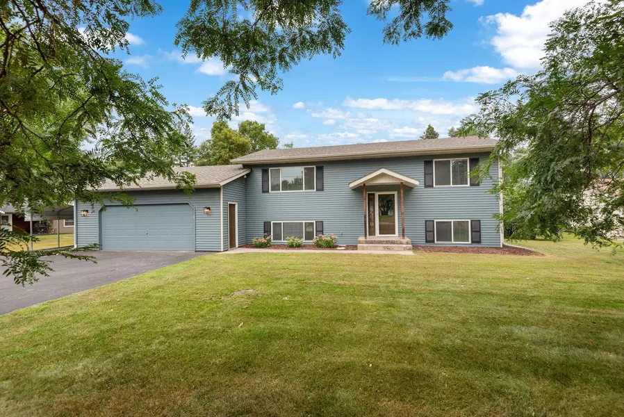 1805 W River ST, Monticello, MN 55362