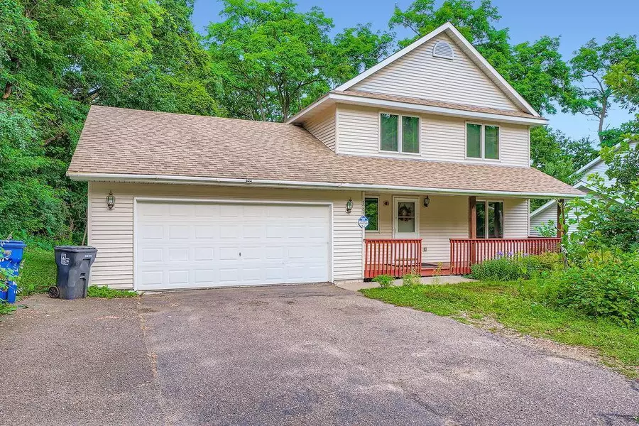 1293 Arkwright ST, Saint Paul, MN 55130