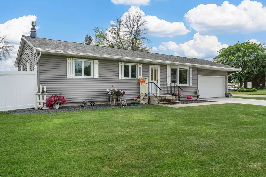 707 17th ST NE, Owatonna, MN 55060