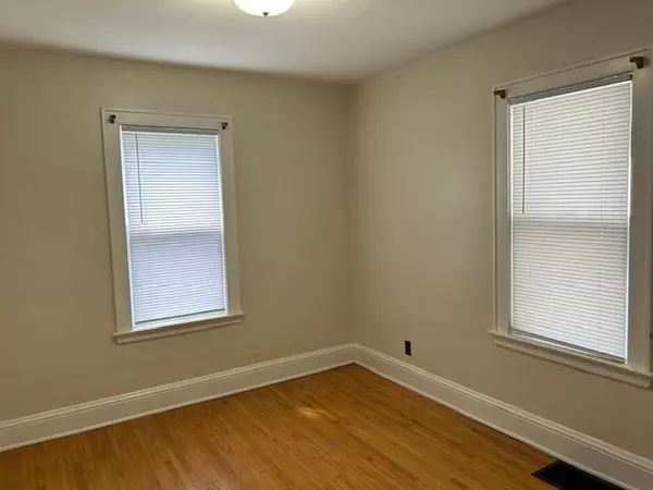 Saint Paul, MN 55104,1236 Hubbard AVE