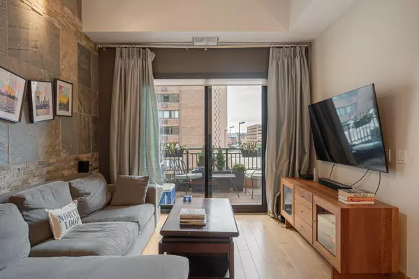 Minneapolis, MN 55401,100 3rd AVE S #406