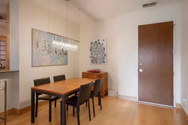 Minneapolis, MN 55401,100 3rd AVE S #406