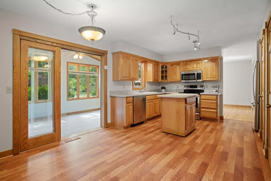 323 Sherwood CT, Circle Pines, MN 55014