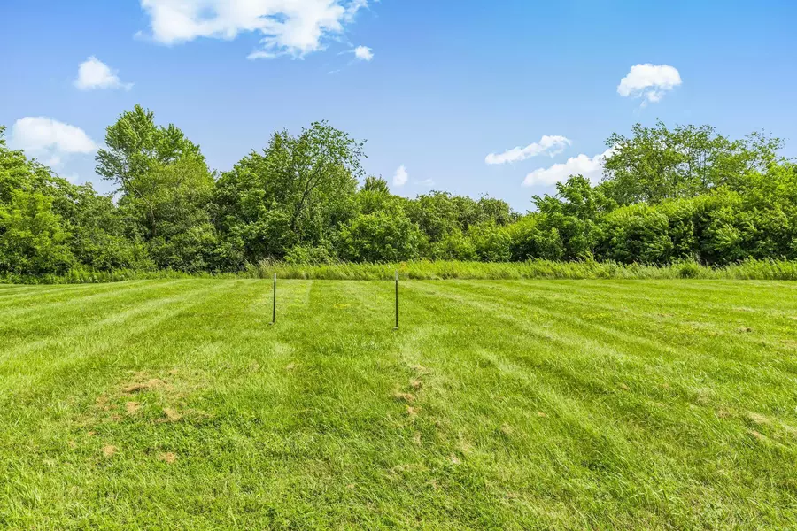 211 Appaloosa CT, Braham, MN 55006