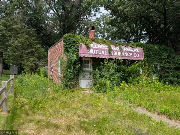 Glendorado Twp, MN 55371,705 190th AVE NE
