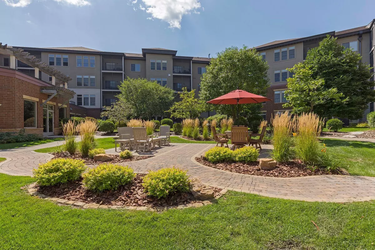 Edina, MN 55439,7100 Metro BLVD #401