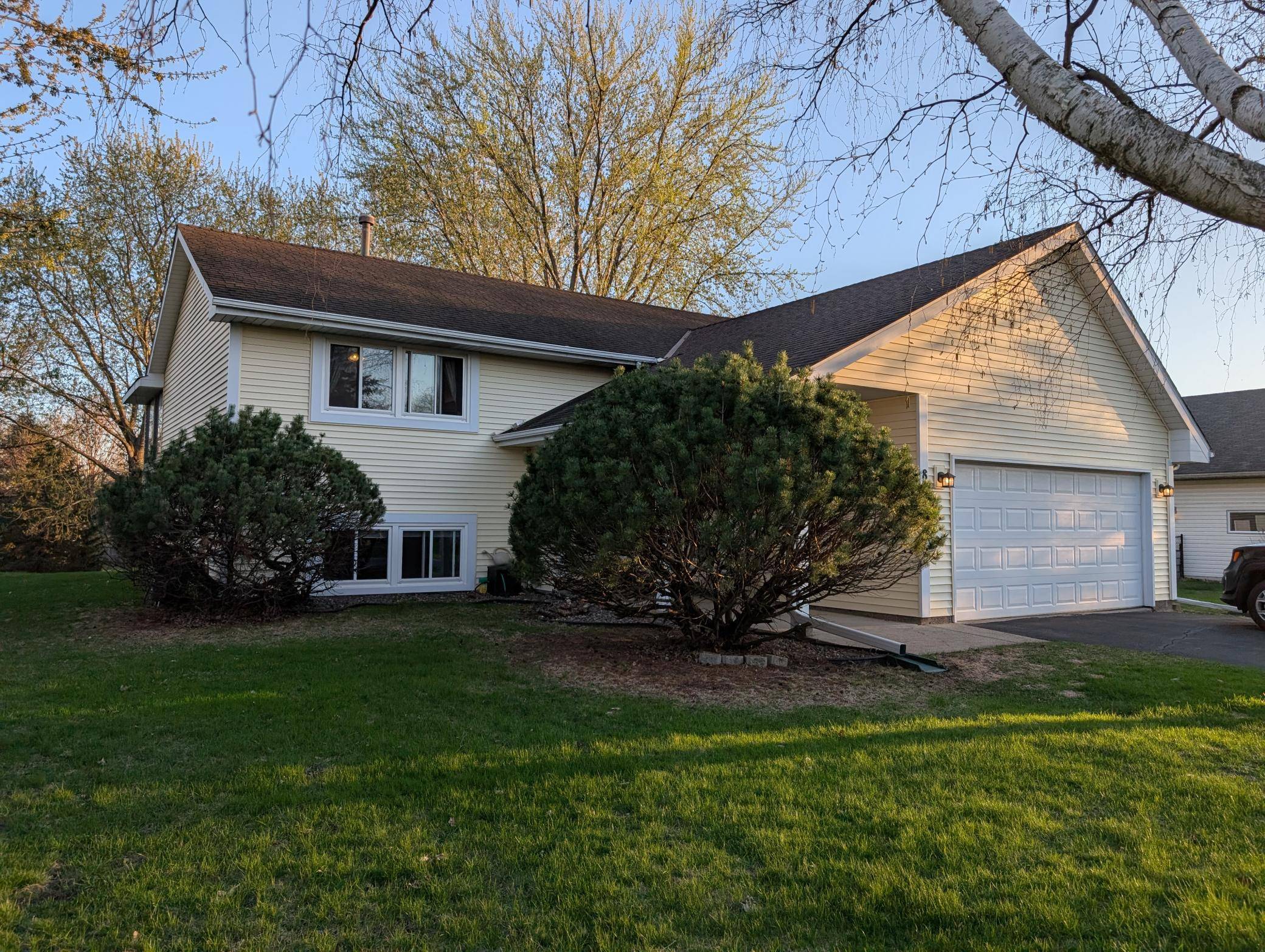 Chanhassen, MN 55317,861 Lake Susan DR