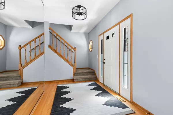 Eden Prairie, MN 55347,8855 Sylvan RDG