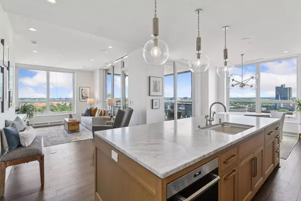 Minneapolis, MN 55415,1111 W River Pkwy #18D