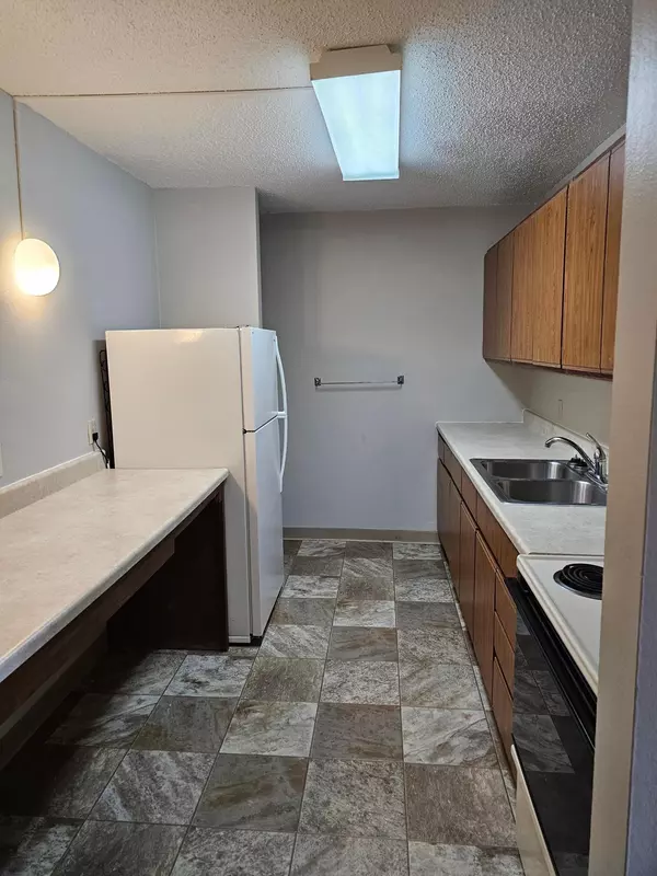 Jackson, MN 56143,812 Hills AVE #N202