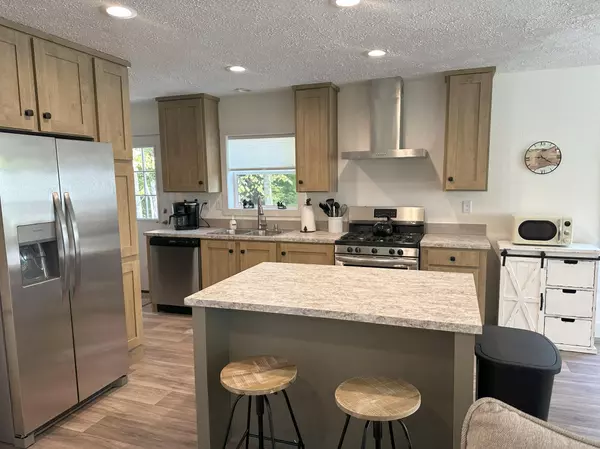 Leech Lake Twp, MN 56484,10659 Waters Edge DR NW