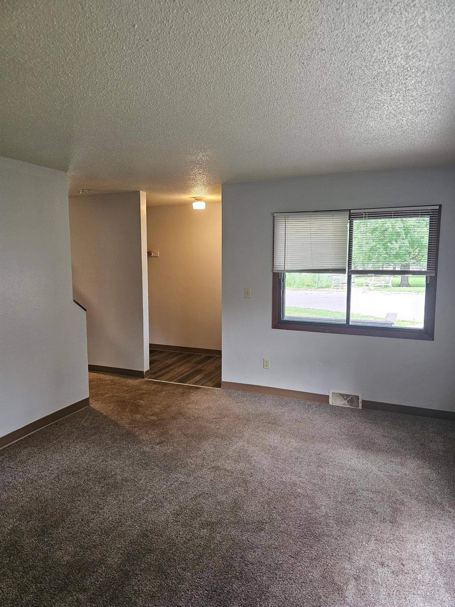 Blue Earth, MN 56013,524 N Grant ST #9