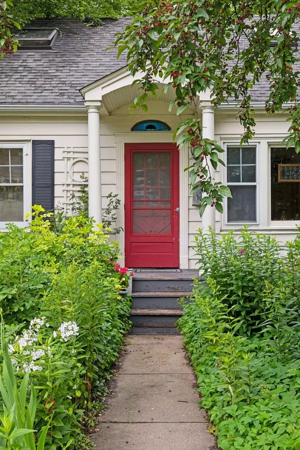 221 Bell ST, Excelsior, MN 55331