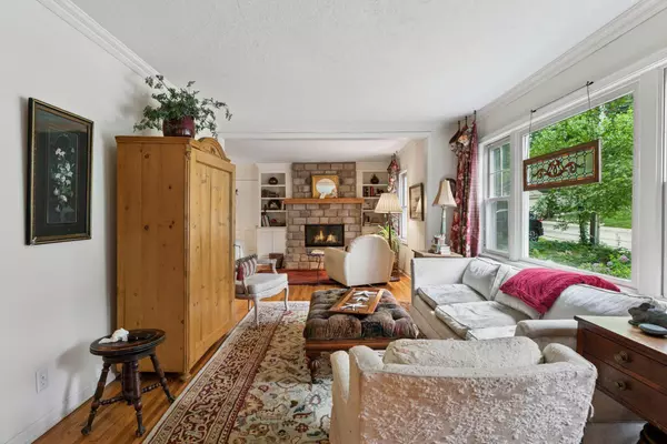 Excelsior, MN 55331,221 Bell ST
