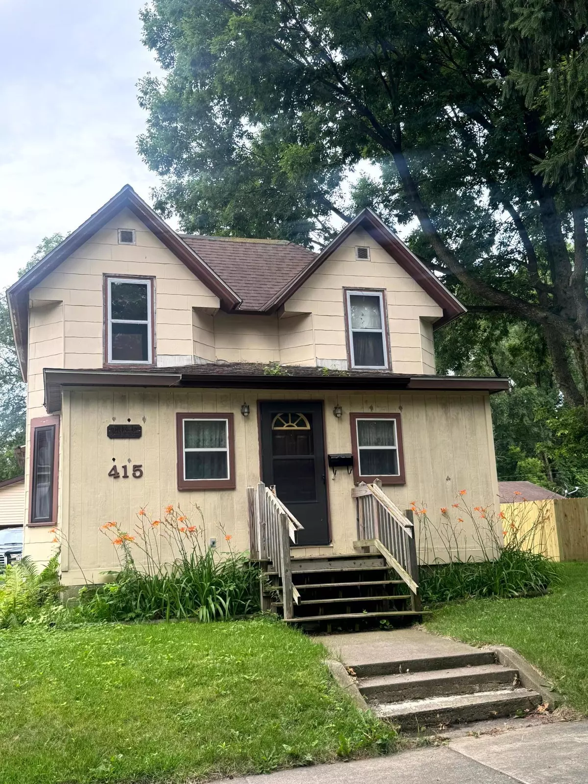 Owatonna, MN 55060,415 Chestnut AVE