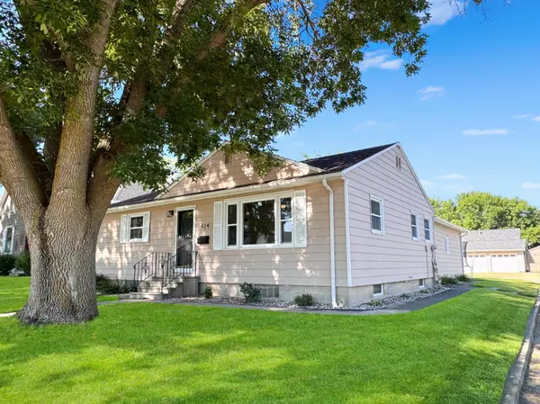 Sleepy Eye, MN 56085,424 3rd AVE NE