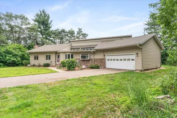 Altoona, WI 54720,1103 N Moonlight DR