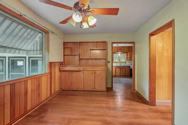 Faribault, MN 55021,1208 9th AVE SW