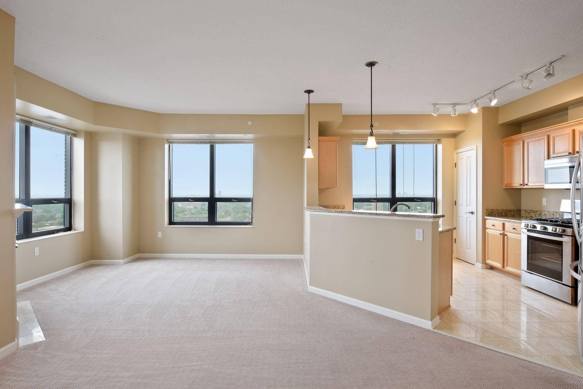 Minneapolis, MN 55404,500 E Grant ST #2011