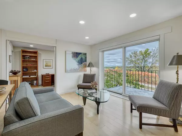 Saint Paul, MN 55107,334 Cherokee AVE #108