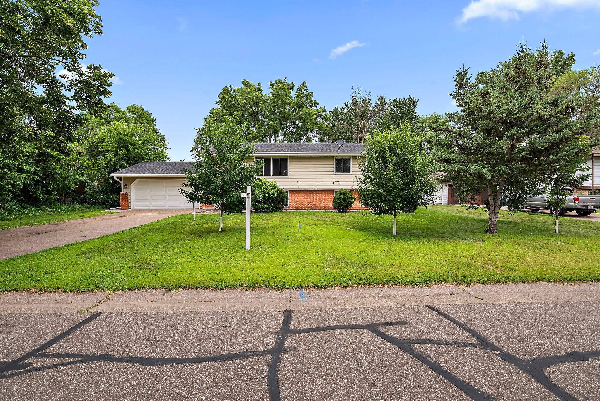 2708 Pearson Pkwy, Brooklyn Park, MN 55444