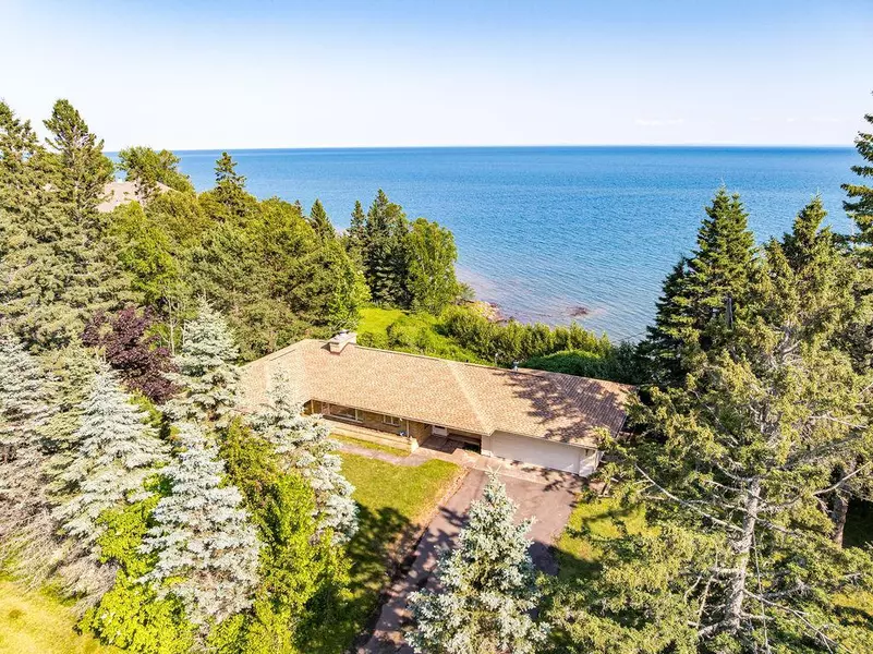 2798 Highway 61, Silver Creek Twp, MN 55616