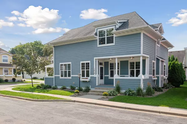 1612 Summit HL, Eagan, MN 55122