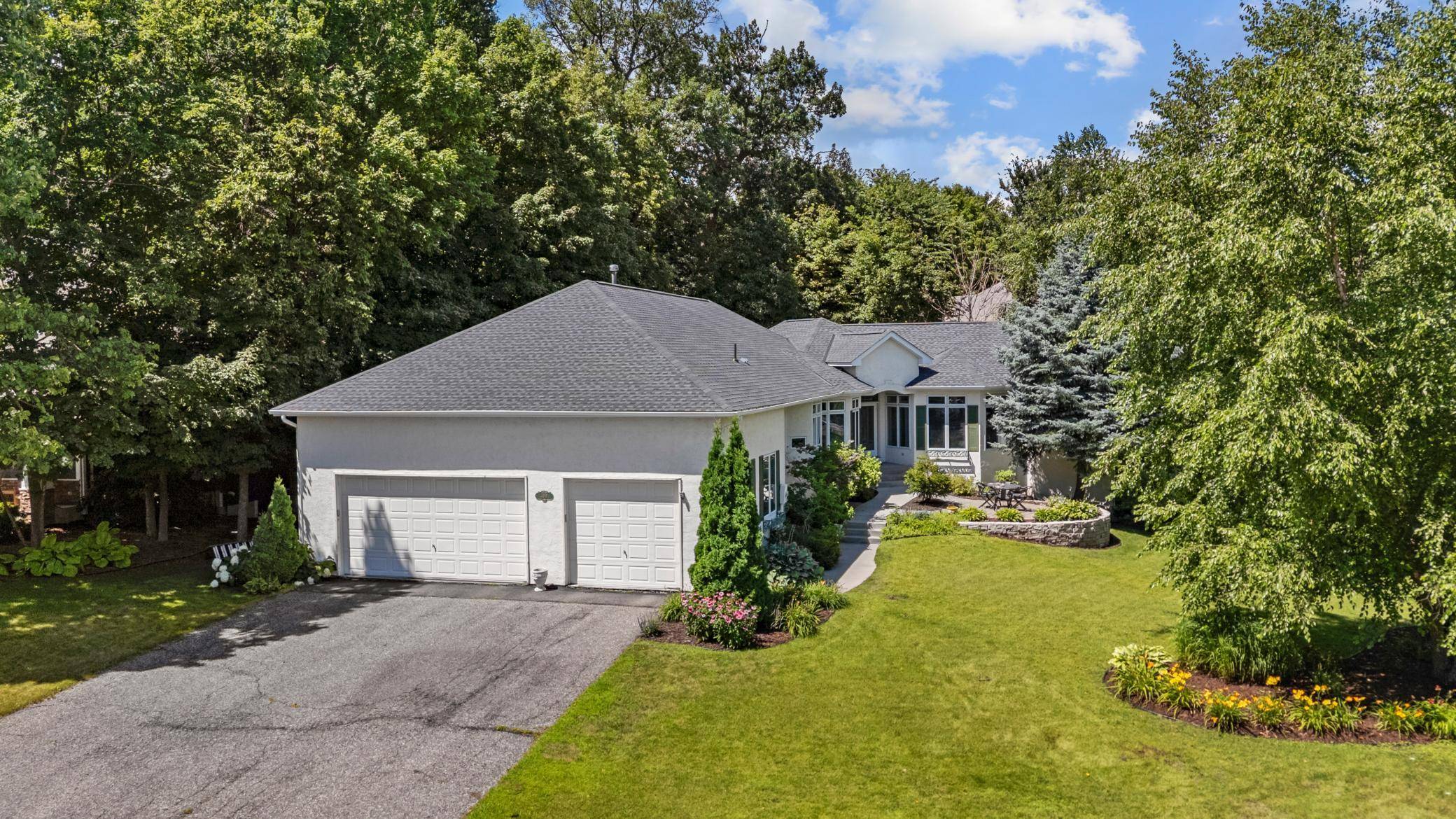 Chaska, MN 55318,2888 Forest RDG