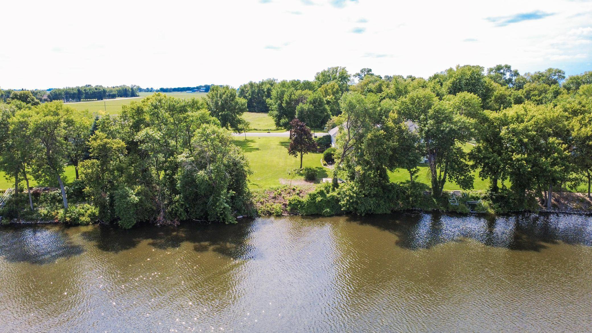 Hutchinson, MN 55350,855 Otter ST SW