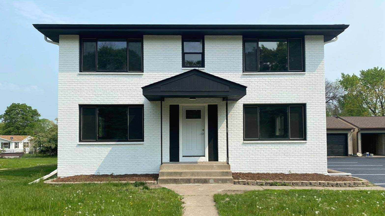 2081 Hillview RD, Mounds View, MN 55112